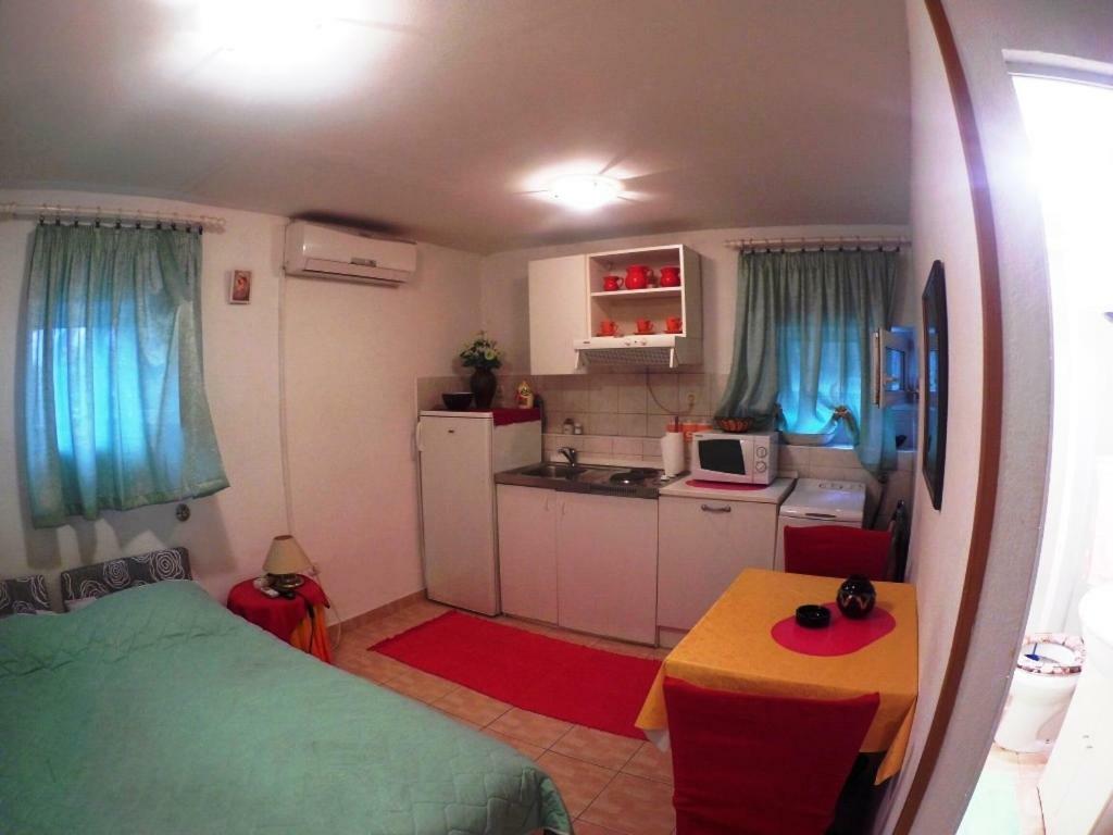 Mini Studio Apartment สปลิท ภายนอก รูปภาพ
